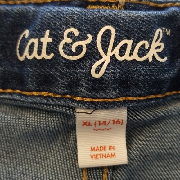 Shorts - Picture 3 of 4